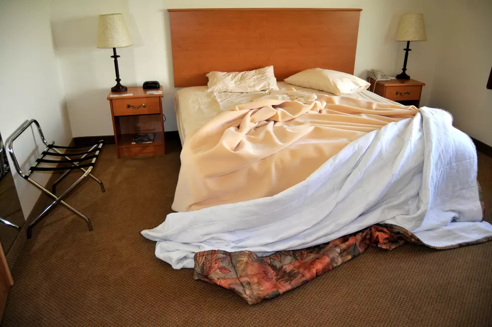 Man’s ‘Odd’ Hotel Etiquette Has Internet Debating Now [PHOTO]