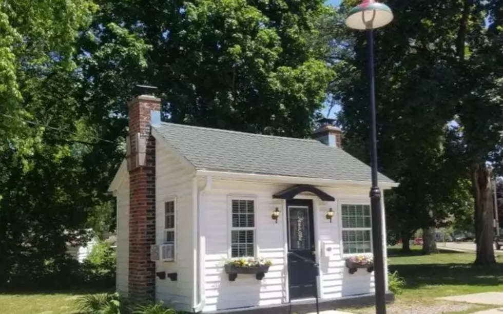 Is This Southern Minnesota Building Minnesota’s Smallest Commercial Listing?